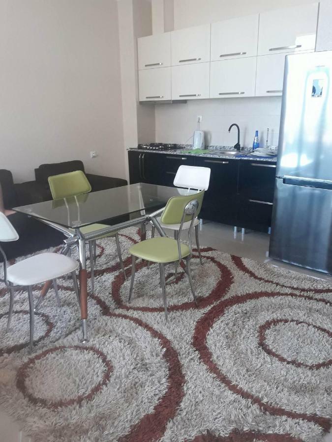 Apartament In The Centre Батуми Экстерьер фото