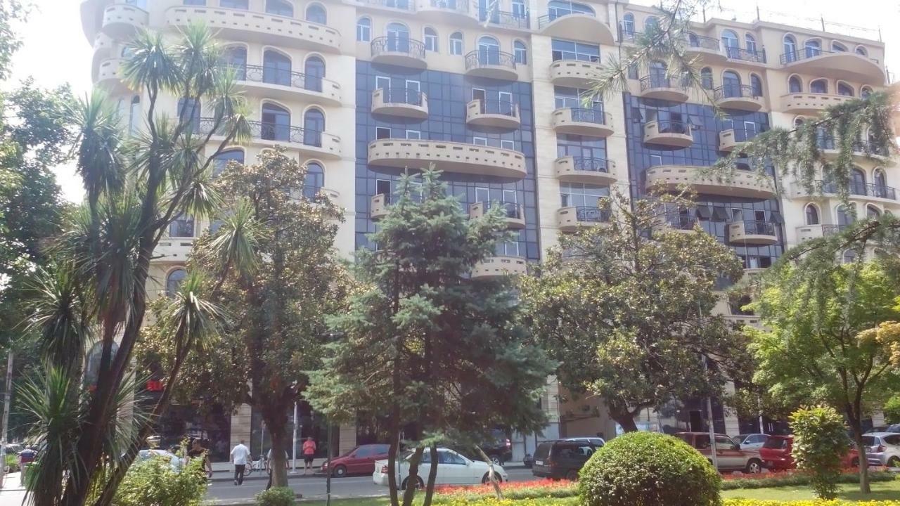 Apartament In The Centre Батуми Экстерьер фото